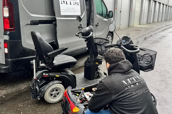 Scootmobielen, rollators en rolstoelen te koop bij MTMobiliteit